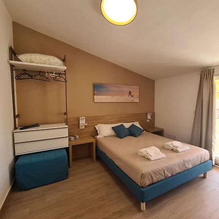 B&B Al Quadrato สกาเลอา ภายนอก รูปภาพ